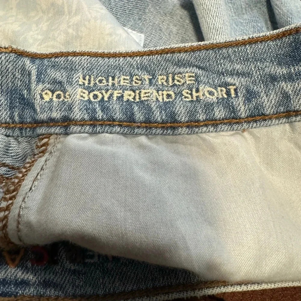 American Eagle Women’s NWT Highest Rise 90’s Boyfriend Short Size 8 Distressing - Picture 10 of 10